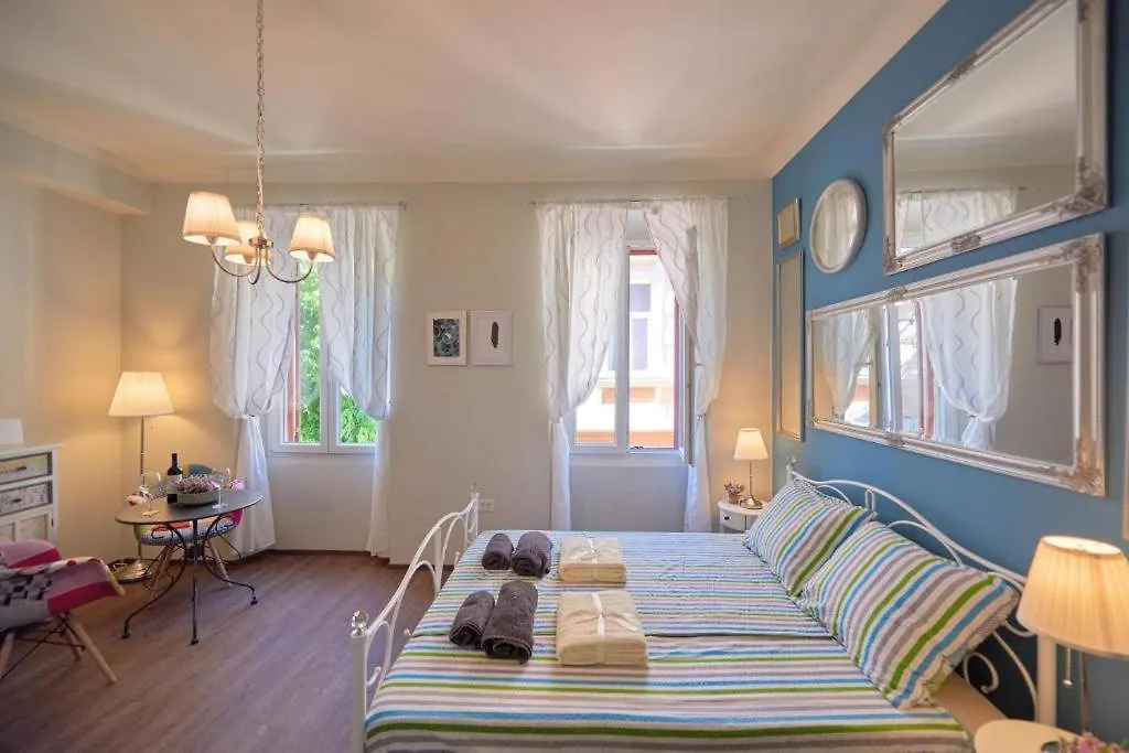 Old City Romantic Studios 2 Pula