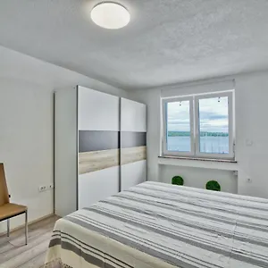 Marina With Sea View Apartamento