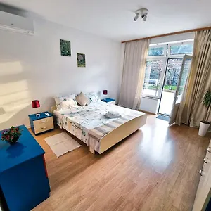  Appartamento Retreat With Free Parking